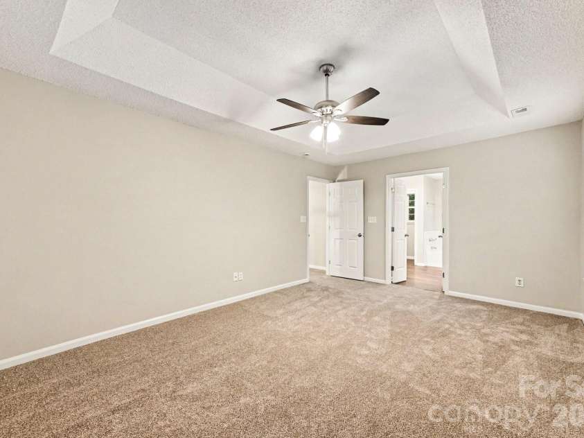 4619 Kirkgard Trail, Charlotte, NC 28269.  MLS# CAR4390079, YatesRealty ID 32825. 
