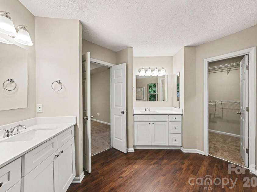 4619 Kirkgard Trail, Charlotte, NC 28269.  MLS# CAR4390079, YatesRealty ID 32825. 
