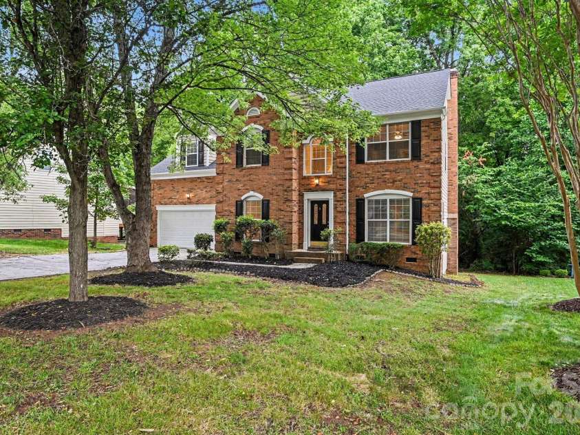 4619 Kirkgard Trail, Charlotte, NC 28269.  MLS# CAR4390079, YatesRealty ID 32825. 