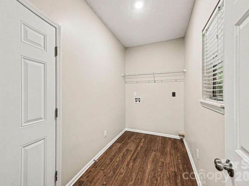 4619 Kirkgard Trail, Charlotte, NC 28269.  MLS# CAR4390079, YatesRealty ID 32825. 