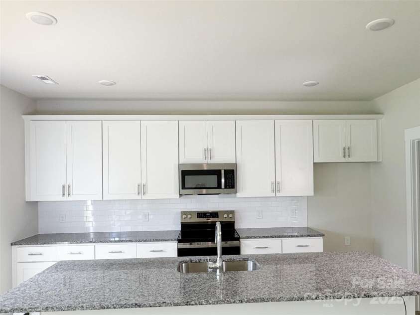 107 Silverwood Court, Mooresville, NC 28115.  MLS# CAR4279215, YatesRealty ID 32827. Kitchen