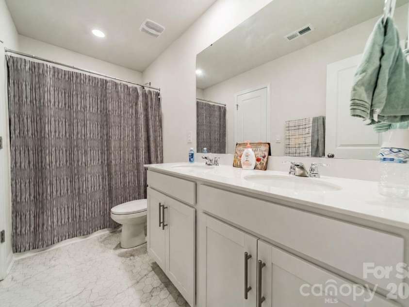 1200 Secrest Commons Drive, Monroe, NC 28112.  MLS# CAR4397398, YatesRealty ID 32828. Bath