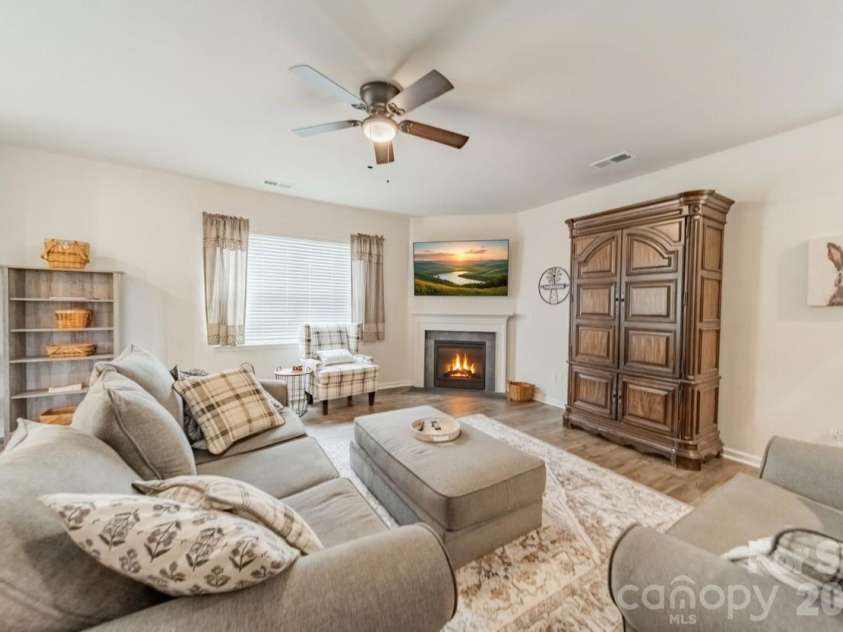 1200 Secrest Commons Drive, Monroe, NC 28112.  MLS# CAR4397398, YatesRealty ID 32828. Living