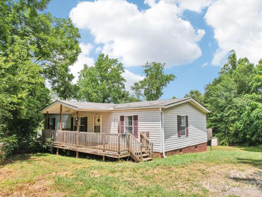 120 Rose Street, Gaffney, SC 29340.  MLS# CAR4281240, YatesRealty ID 32829. 