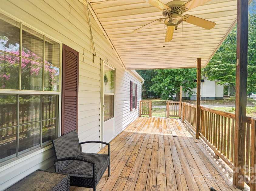 120 Rose Street, Gaffney, SC 29340.  MLS# CAR4281240, YatesRealty ID 32829. 