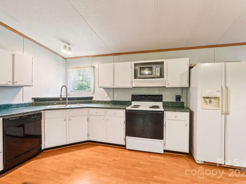 120 Rose Street, Gaffney, SC 29340.  MLS# CAR4281240, YatesRealty ID 32829. 