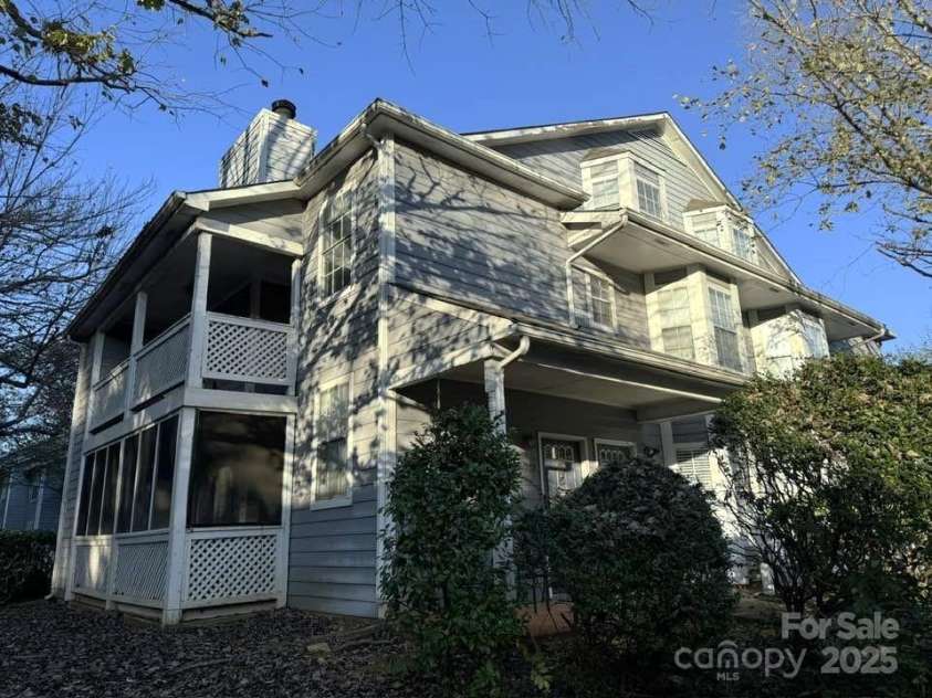 6017 Treetop Court, Charlotte, NC 28212.  MLS# CAR4200981, YatesRealty ID 3283. 