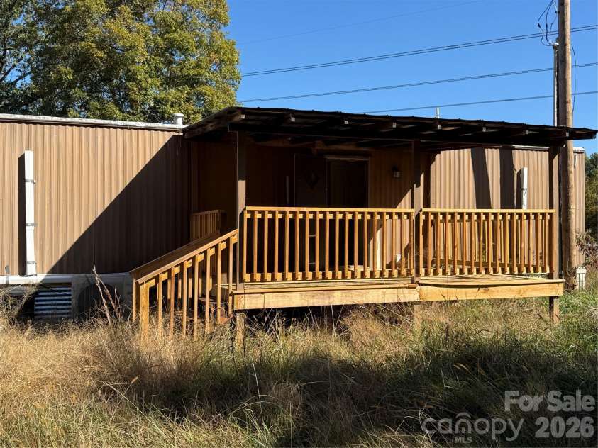 5027 Lineberger Loop Road, Denver, NC 28037.  MLS# CAR4396367, YatesRealty ID 32830. 