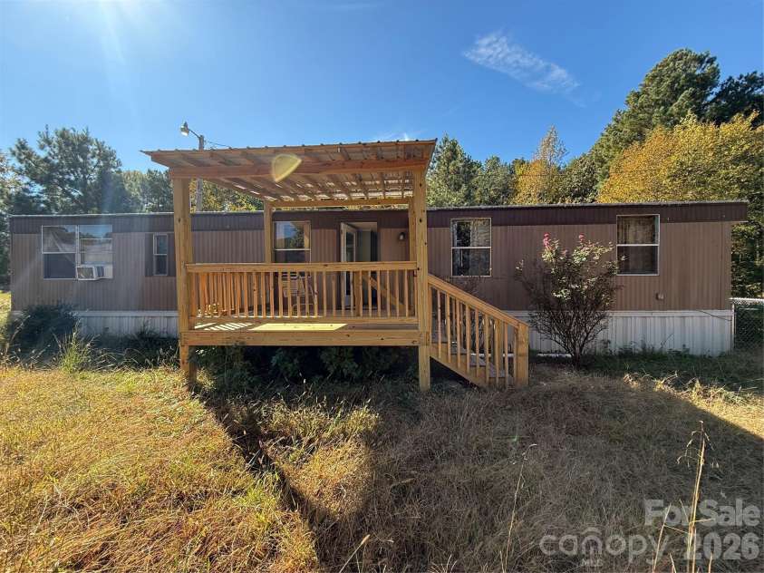 5027 Lineberger Loop Road, Denver, NC 28037.  MLS# CAR4396367, YatesRealty ID 32830. 