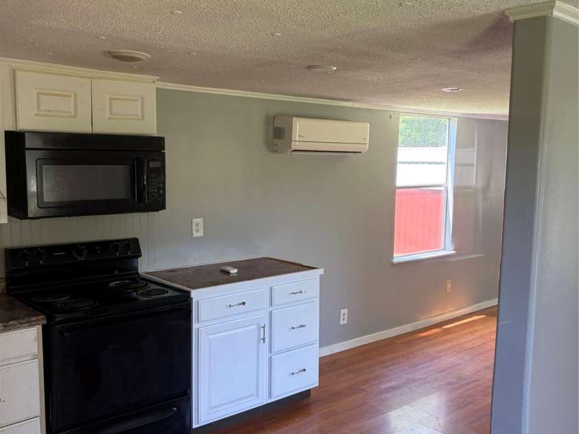 5027 Lineberger Loop Road, Denver, NC 28037.  MLS# CAR4396367, YatesRealty ID 32830. 