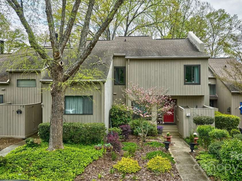 134 Pine Grove Circle, Lake Wylie, SC 29710.  MLS# CAR4291321, YatesRealty ID 32831. 
