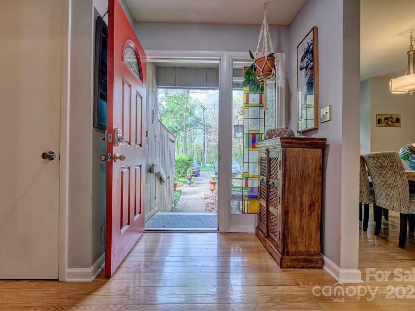 134 Pine Grove Circle, Lake Wylie, SC 29710.  MLS# CAR4291321, YatesRealty ID 32831. 