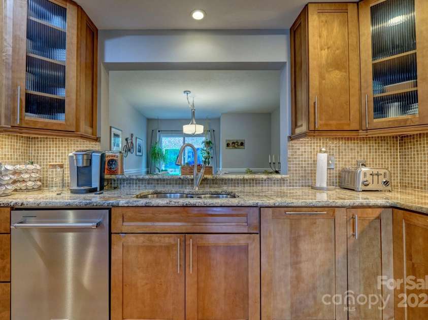 134 Pine Grove Circle, Lake Wylie, SC 29710.  MLS# CAR4291321, YatesRealty ID 32831. 