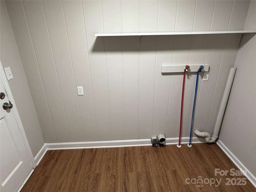 105 Dix Street, Gastonia, NC 28052.  MLS# CAR4285570, YatesRealty ID 32832. 