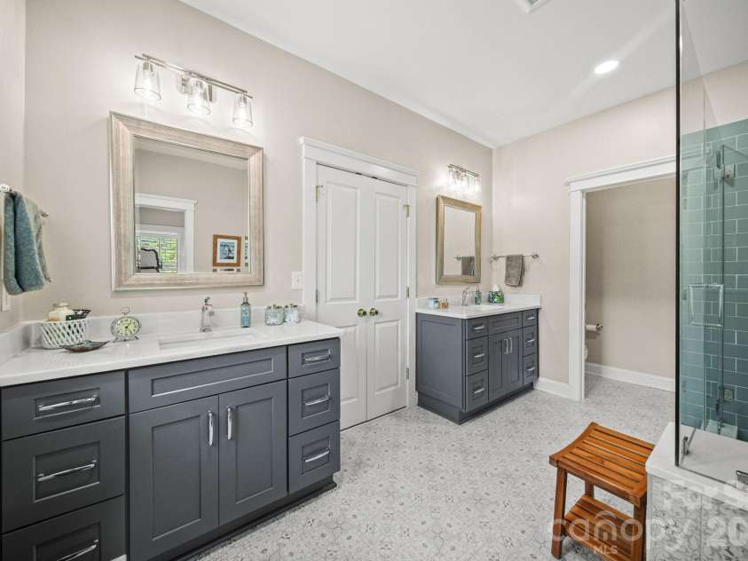 7800 Red Oaks Trail, Waxhaw, NC 28173.  MLS# CAR4393062, YatesRealty ID 32832. 