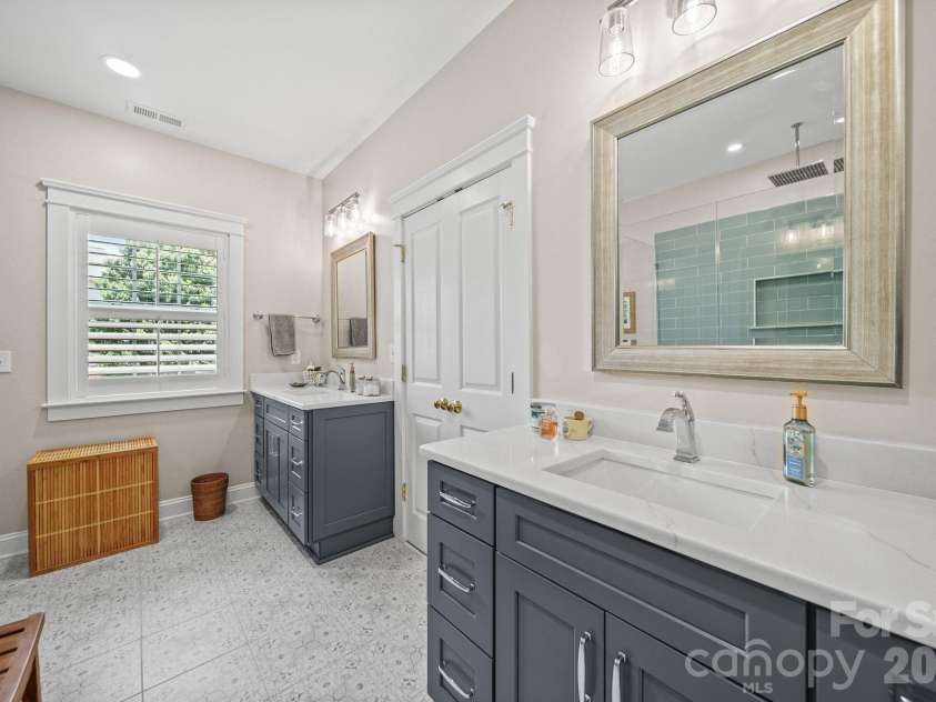7800 Red Oaks Trail, Waxhaw, NC 28173.  MLS# CAR4393062, YatesRealty ID 32832. 