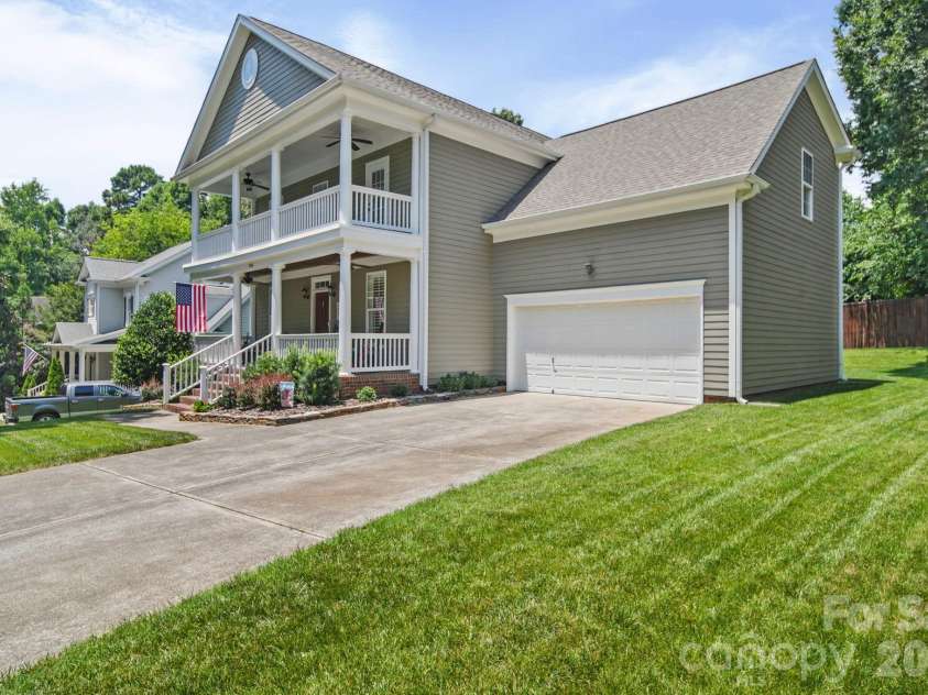 7800 Red Oaks Trail, Waxhaw, NC 28173.  MLS# CAR4393062, YatesRealty ID 32832. 