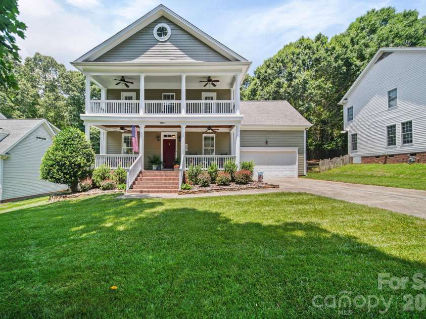 7800 Red Oaks Trail, Waxhaw, NC 28173.  MLS# CAR4393062, YatesRealty ID 32832. 