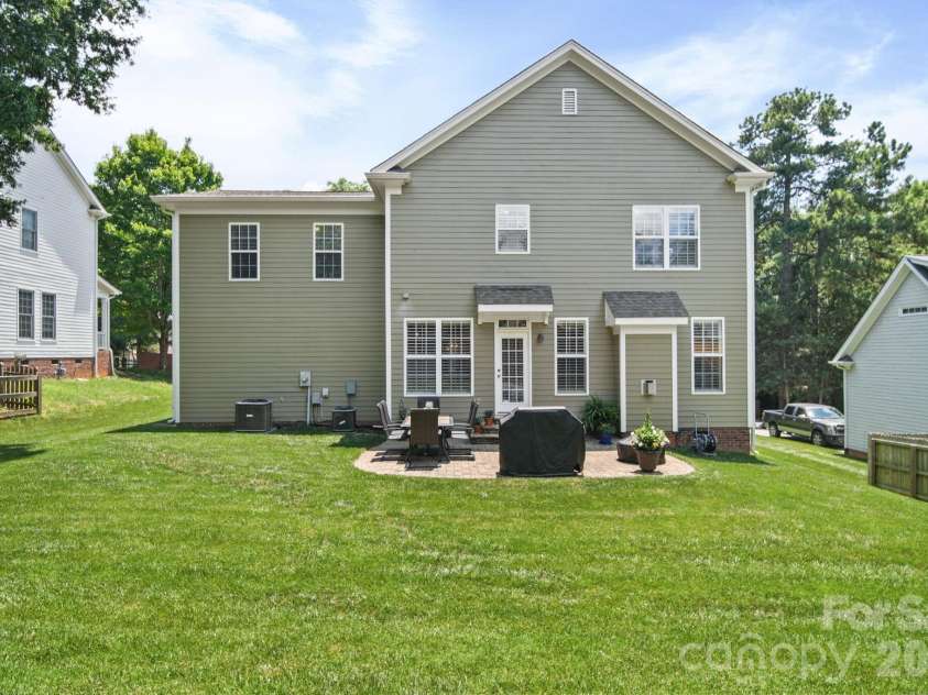 7800 Red Oaks Trail, Waxhaw, NC 28173.  MLS# CAR4393062, YatesRealty ID 32832. 