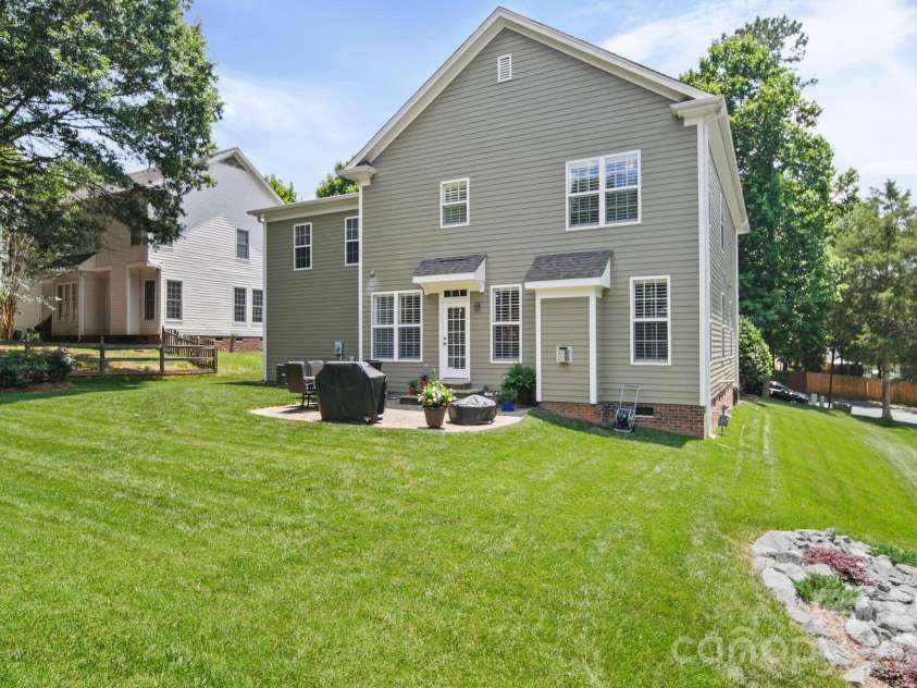 7800 Red Oaks Trail, Waxhaw, NC 28173.  MLS# CAR4393062, YatesRealty ID 32832. 