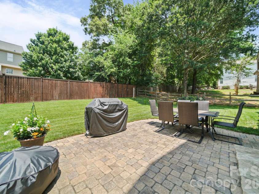 7800 Red Oaks Trail, Waxhaw, NC 28173.  MLS# CAR4393062, YatesRealty ID 32832. 