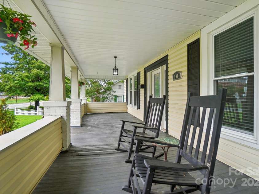 100 Ridge Avenue, Kannapolis, NC 28083.  MLS# CAR4286009, YatesRealty ID 32834. 