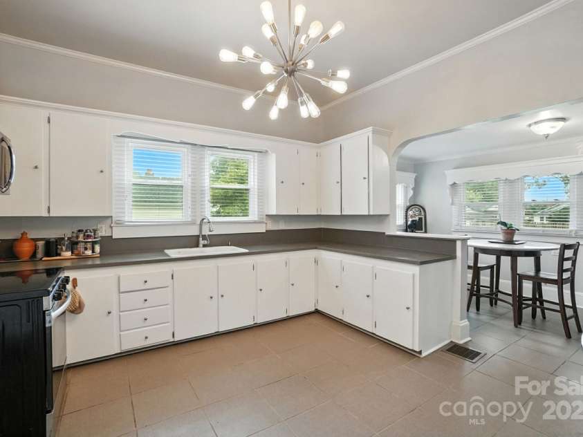 100 Ridge Avenue, Kannapolis, NC 28083.  MLS# CAR4286009, YatesRealty ID 32834. 