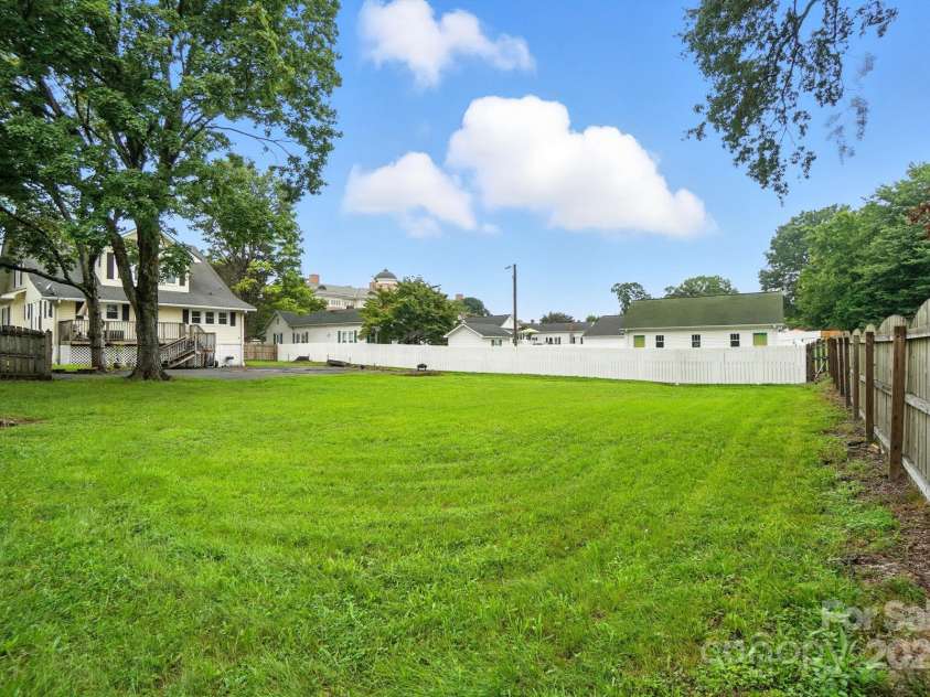 100 Ridge Avenue, Kannapolis, NC 28083.  MLS# CAR4286009, YatesRealty ID 32834. 