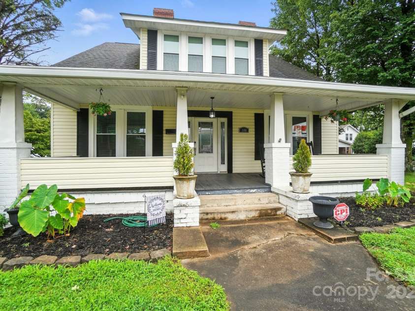 100 Ridge Avenue, Kannapolis, NC 28083.  MLS# CAR4286009, YatesRealty ID 32834. 