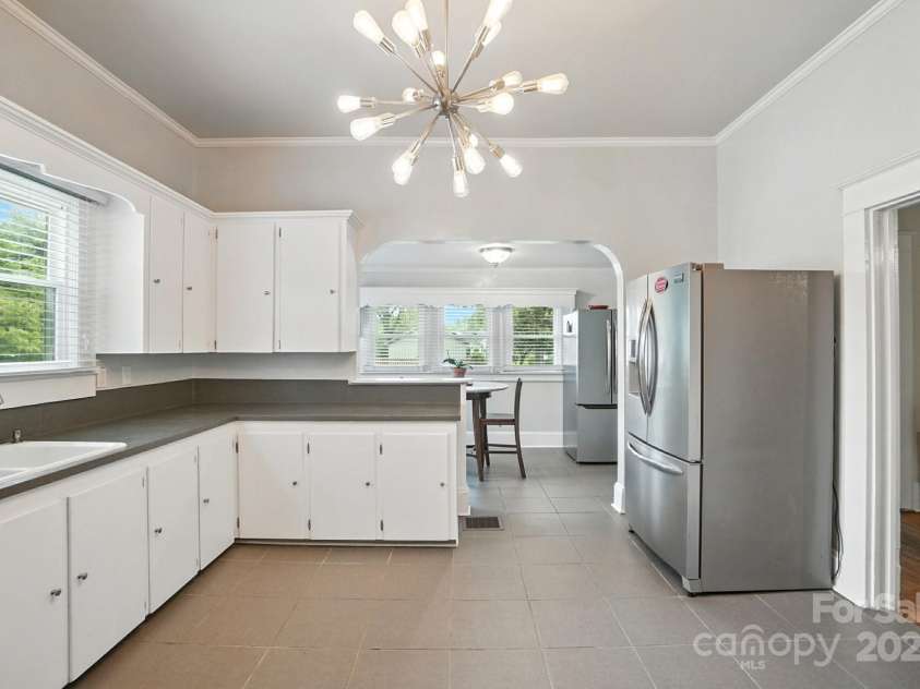100 Ridge Avenue, Kannapolis, NC 28083.  MLS# CAR4286009, YatesRealty ID 32834. Kitchen