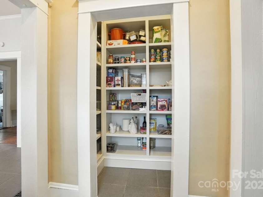 100 Ridge Avenue, Kannapolis, NC 28083.  MLS# CAR4286009, YatesRealty ID 32834. Pantry