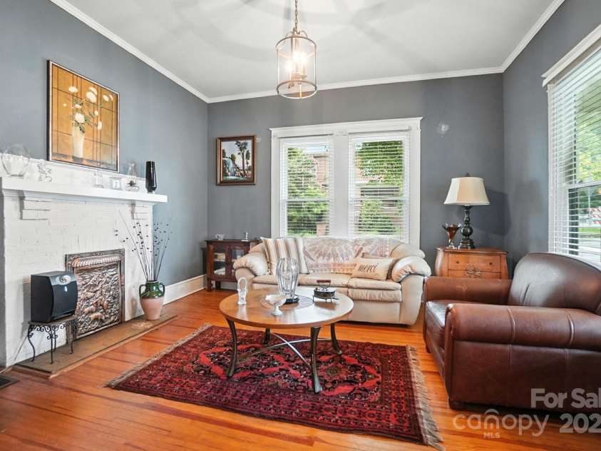 100 Ridge Avenue, Kannapolis, NC 28083.  MLS# CAR4286009, YatesRealty ID 32834. Sitting room 