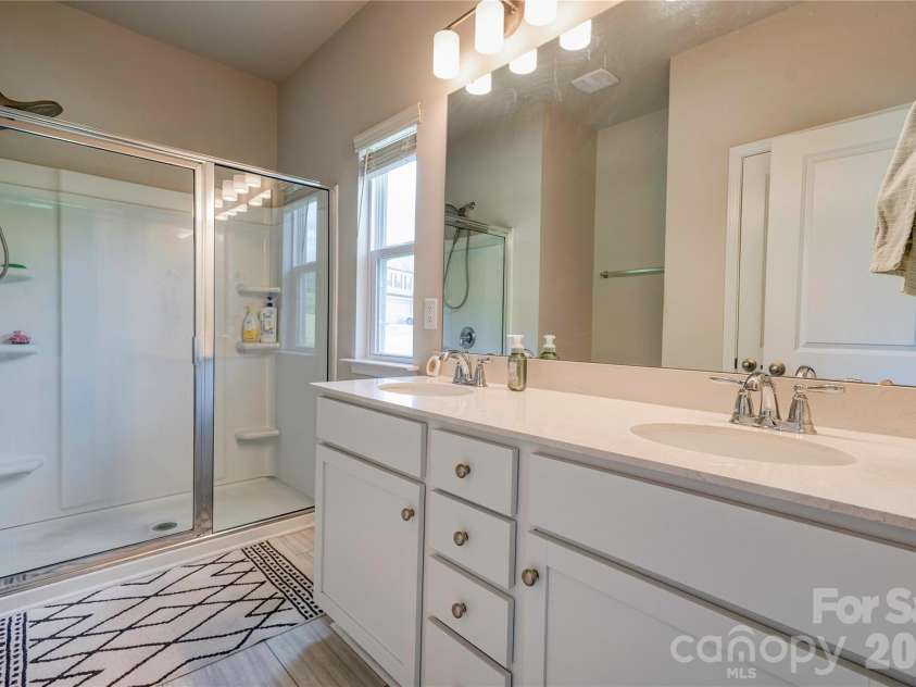 226 Lake George Drive, Shelby, NC 28152.  MLS# CAR4393139, YatesRealty ID 32834. 