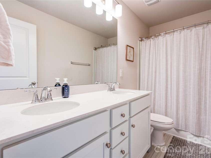 226 Lake George Drive, Shelby, NC 28152.  MLS# CAR4393139, YatesRealty ID 32834. 