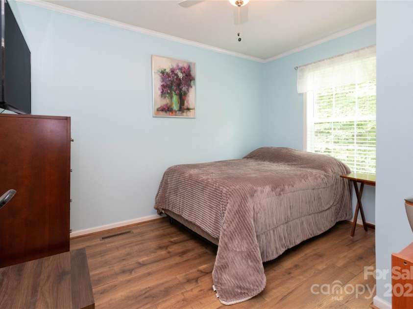 100 Susanna Cove Road, Mars Hill, NC 28754.  MLS# CAR4288018, YatesRealty ID 32835. 3rd bedroom