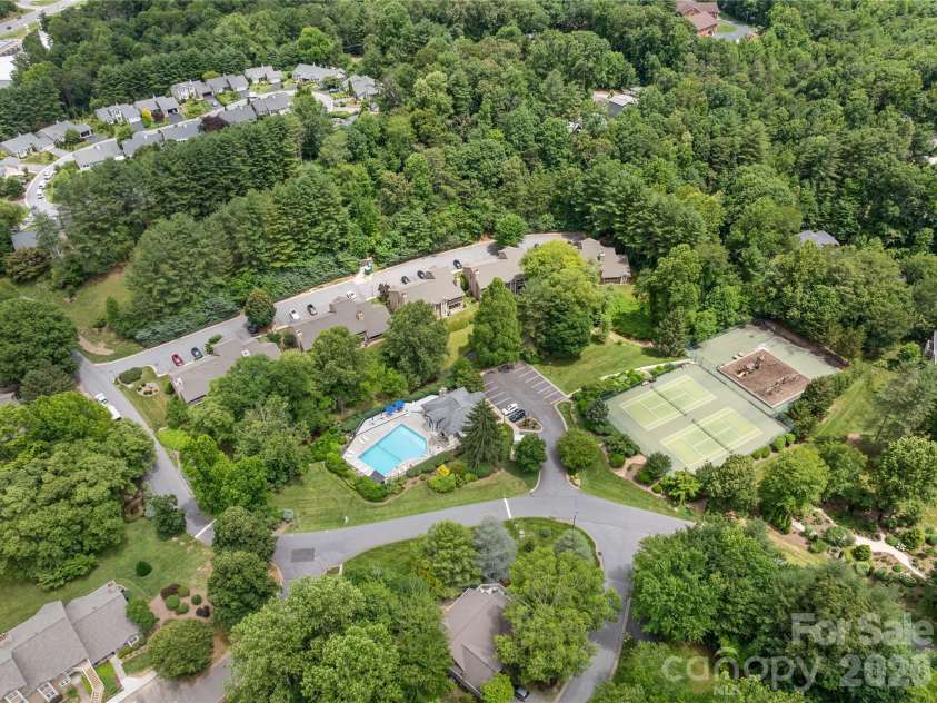 20 Timberlake Drive, Asheville, NC 28803.  MLS# CAR4395614, YatesRealty ID 32835. 