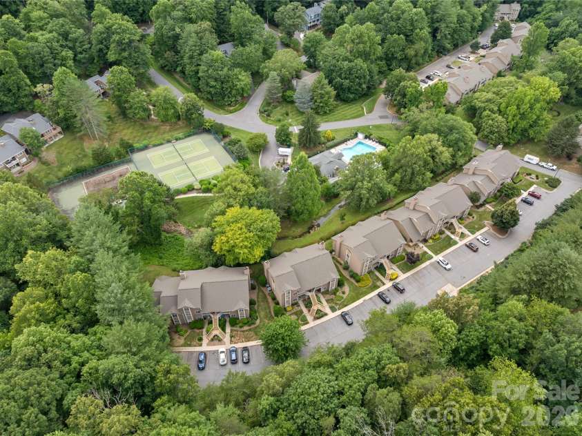 20 Timberlake Drive, Asheville, NC 28803.  MLS# CAR4395614, YatesRealty ID 32835. 