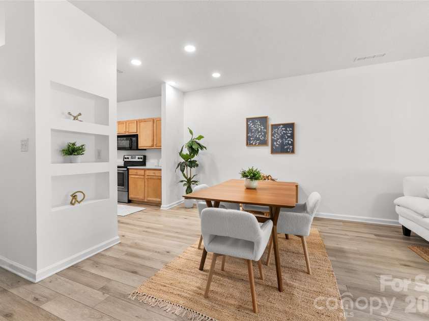 20 Timberlake Drive, Asheville, NC 28803.  MLS# CAR4395614, YatesRealty ID 32835. 