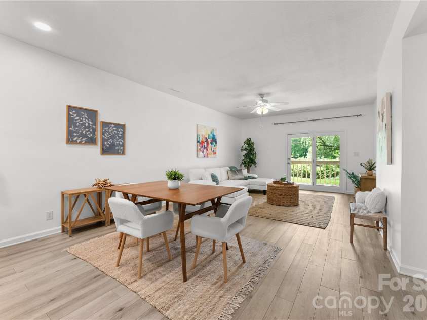 20 Timberlake Drive, Asheville, NC 28803.  MLS# CAR4395614, YatesRealty ID 32835. 