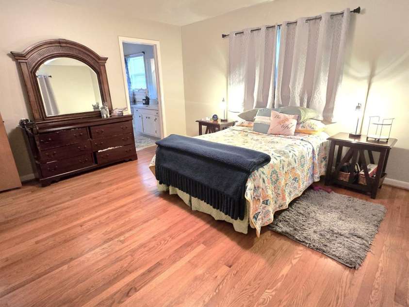 135 42nd Avenue Circle, Hickory, NC 28601.  MLS# CAR4292129, YatesRealty ID 32836. 