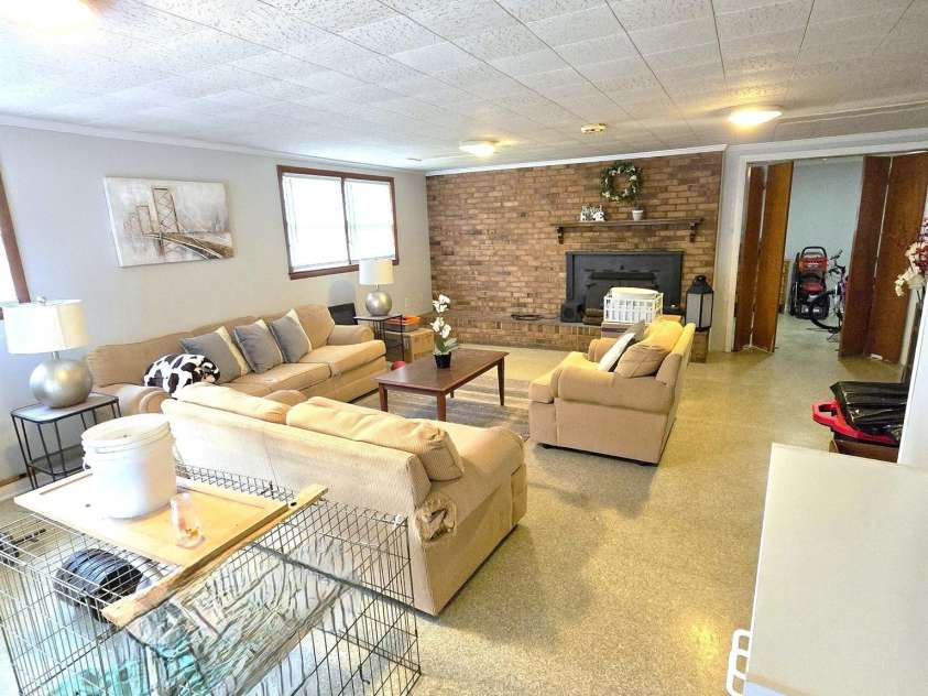 135 42nd Avenue Circle, Hickory, NC 28601.  MLS# CAR4292129, YatesRealty ID 32836. BASEMENT