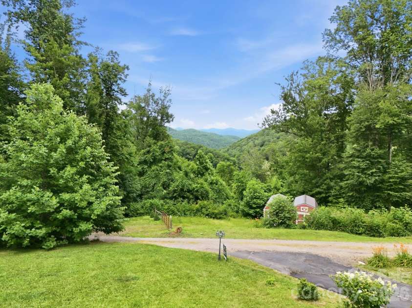570 Rugged Top Road, Waynesville, NC 28785.  MLS# CAR4392004, YatesRealty ID 32836. 