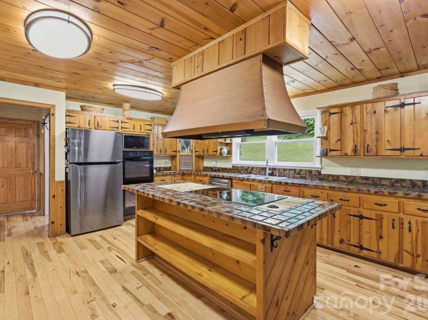 570 Rugged Top Road, Waynesville, NC 28785.  MLS# CAR4392004, YatesRealty ID 32836. 