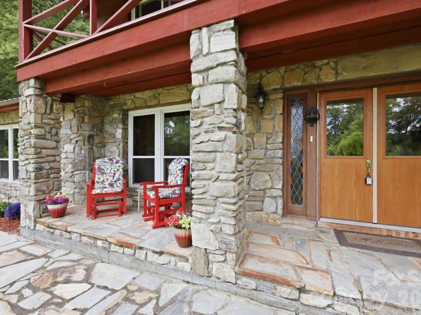 570 Rugged Top Road, Waynesville, NC 28785.  MLS# CAR4392004, YatesRealty ID 32836. 