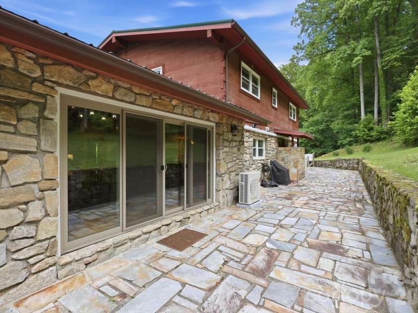 570 Rugged Top Road, Waynesville, NC 28785.  MLS# CAR4392004, YatesRealty ID 32836. 