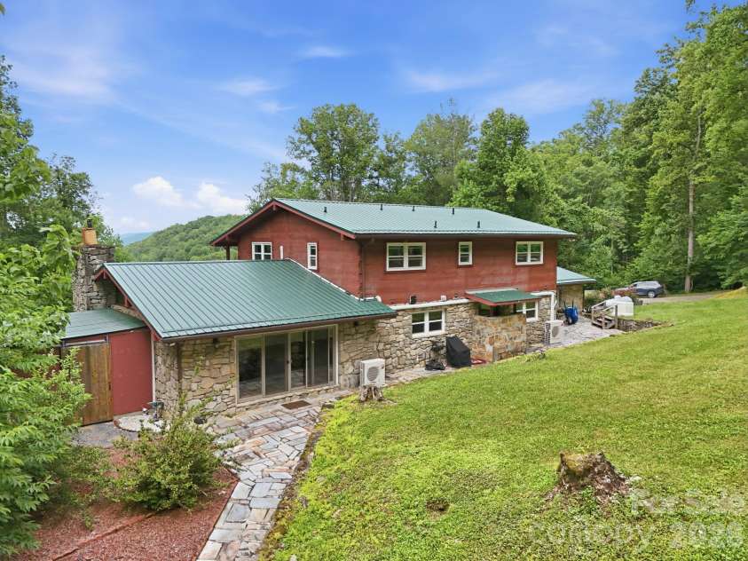 570 Rugged Top Road, Waynesville, NC 28785.  MLS# CAR4392004, YatesRealty ID 32836. 