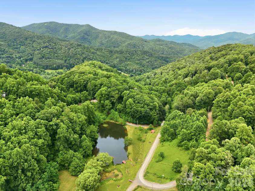 570 Rugged Top Road, Waynesville, NC 28785.  MLS# CAR4392004, YatesRealty ID 32836. 