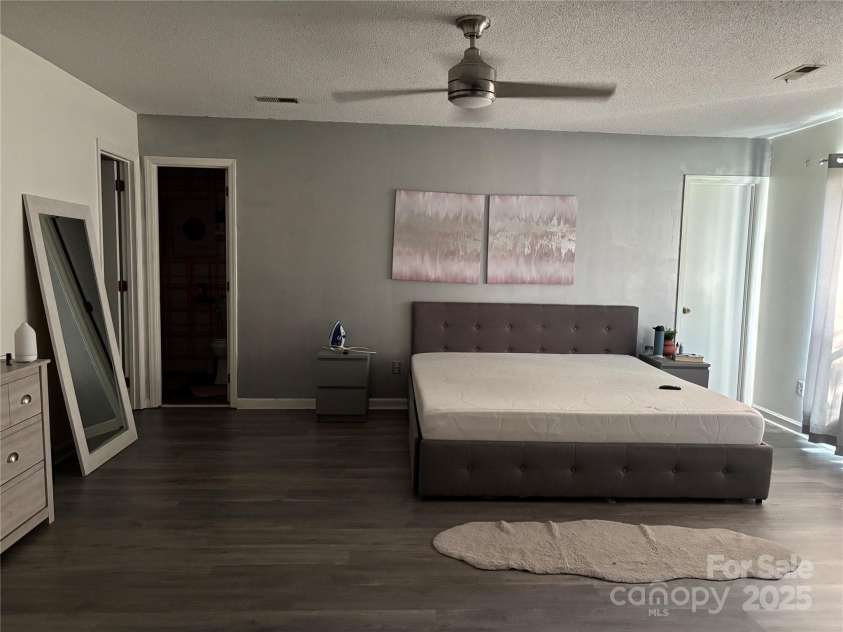 5818 Vernedale Road, Charlotte, NC 28212.  MLS# CAR4293389, YatesRealty ID 32837. 