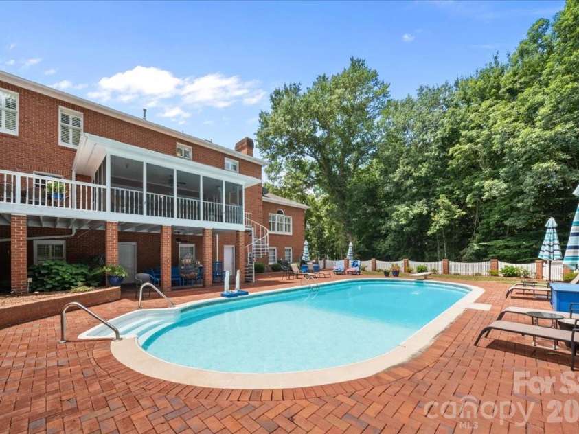 101 River Ridge Drive, Morganton, NC 28655.  MLS# CAR4397505, YatesRealty ID 32838. 