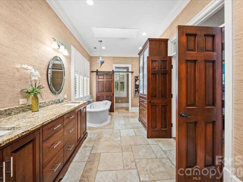 101 River Ridge Drive, Morganton, NC 28655.  MLS# CAR4397505, YatesRealty ID 32838. 